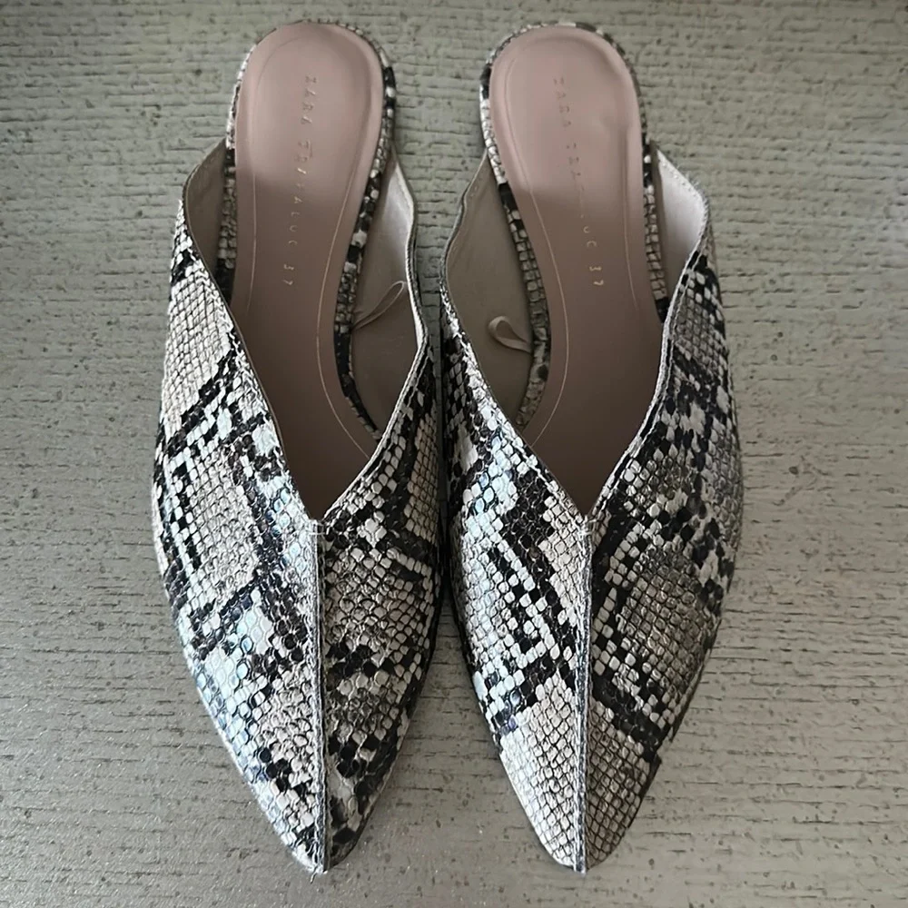 🛍️SALE🛍️ Zara Trafaluc Faux Snakeskin Flat Mules - Picture 2 of 6